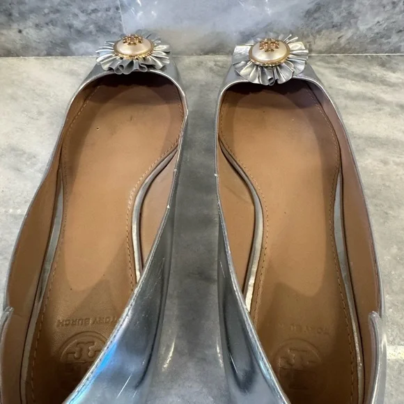 Tory Burch pointy skimmer with pearl logo 9.5m - Picture 5 of 10